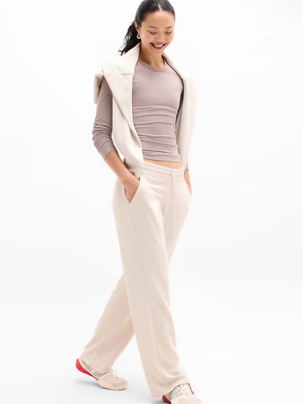 Athleta- Seasoft Mid-rise Straight pant- size M